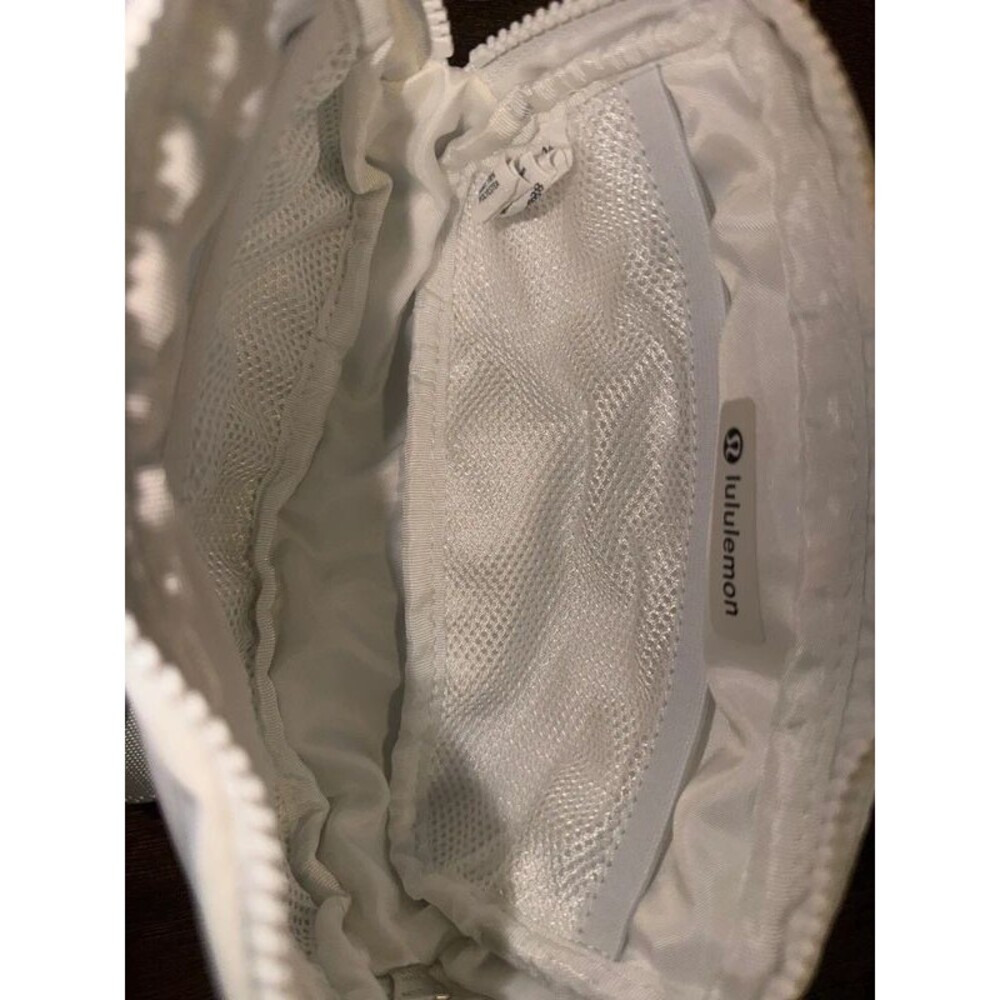 Lululemon 1L Belt Bag, White - Picture 6 of 7